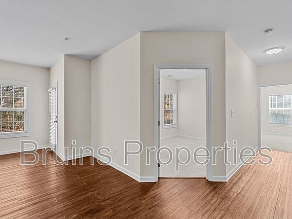 4th image of 2606 Pennoak Way #1