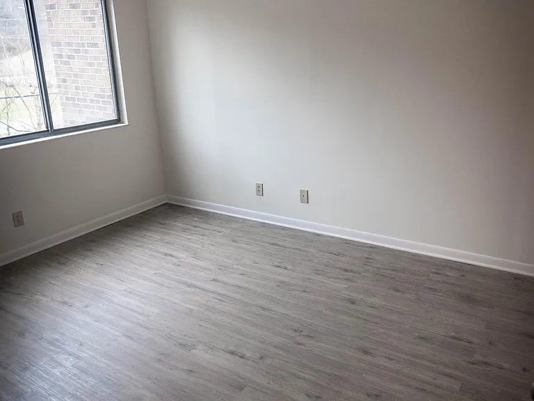 48 Woodland Hills Dr #8 — Photo 16