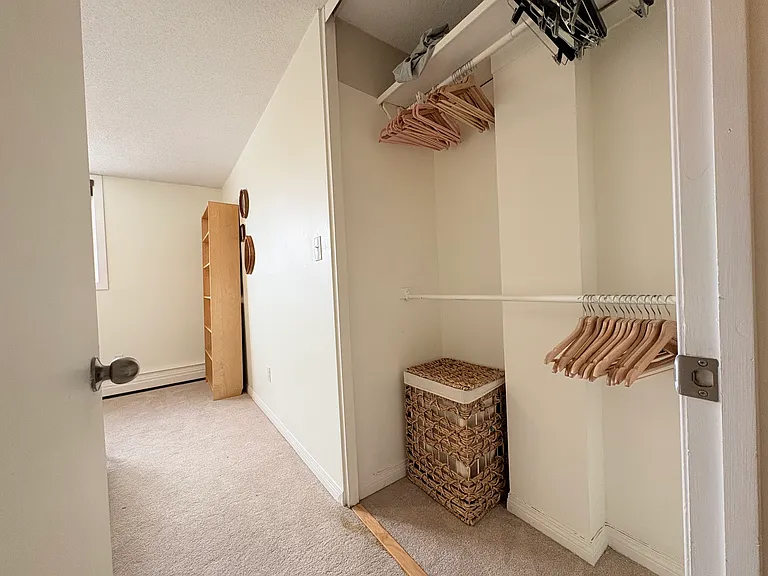 313 20th Ave SW #402 — Photo 32