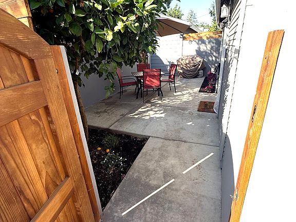 2nd image of 815 Figueroa St #B