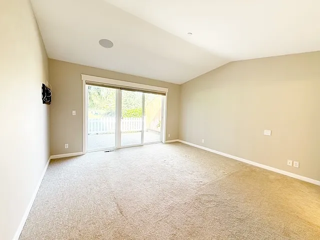 160 E Soderberg Rd — Photo 2