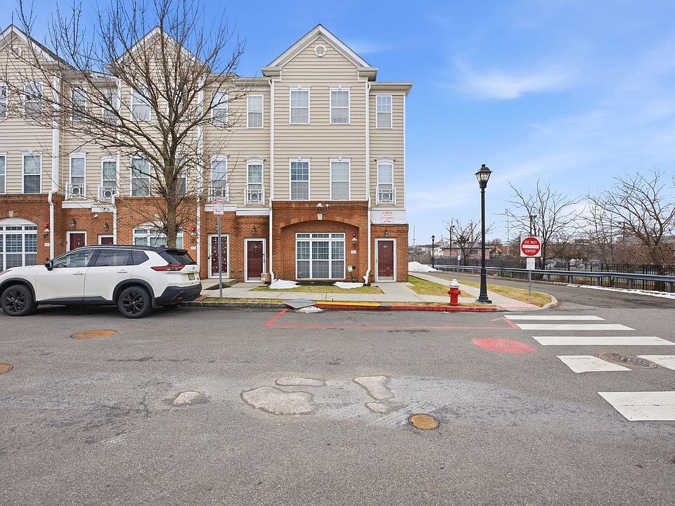 1st image of 275 Custer Ave APT 236