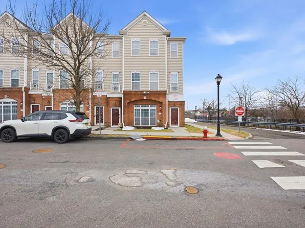 275 Custer Avenue image 1 of 20