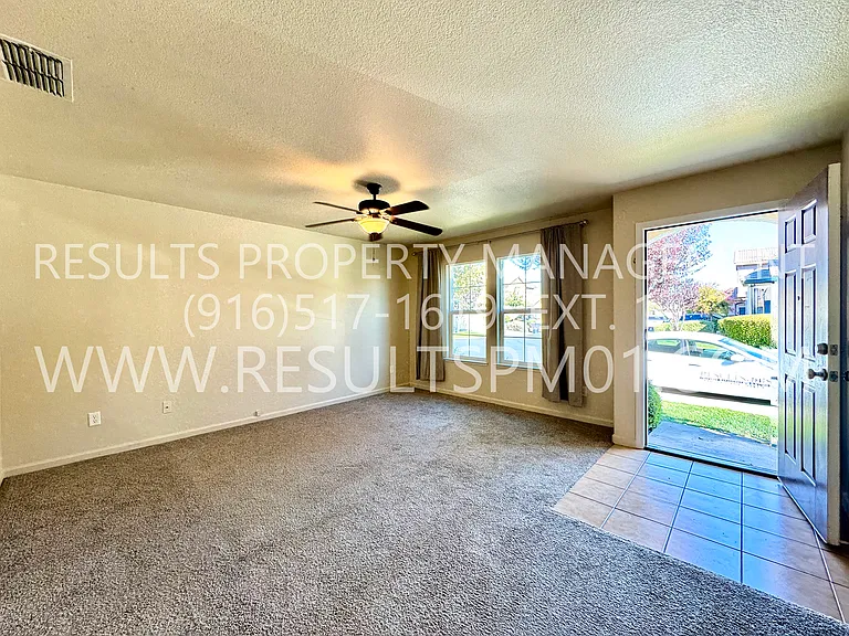 1529 Blue Squirrel St — Photo 15