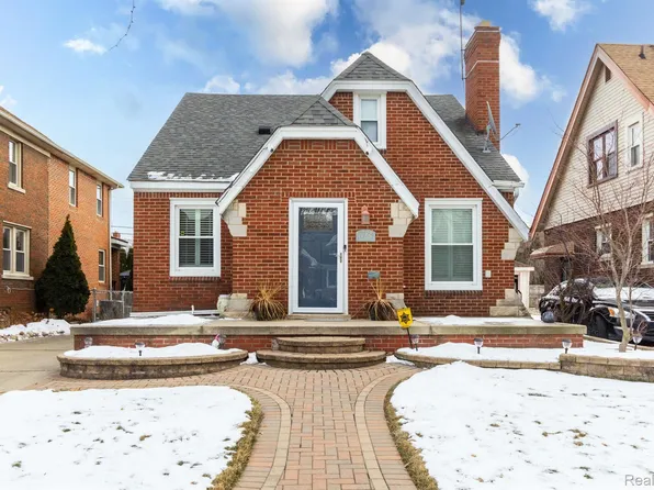 7738 Middlepointe St, Dearborn, MI 48126