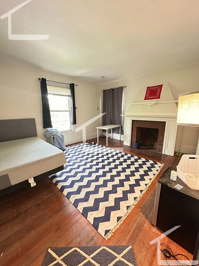 9/1/27 - Entire house in Cleveland Circle, 10BR/4BA! — Photo 1