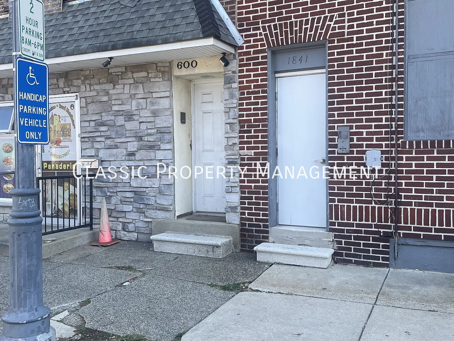 3 bed, 1 bath rental in Little Italy — Photo 4