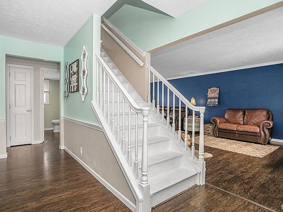 3rd image of 3218 E Lake Dr N