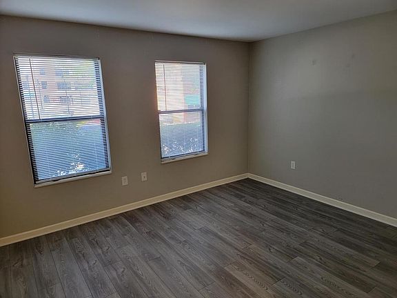 5th image of 445 W 9th St APT 101