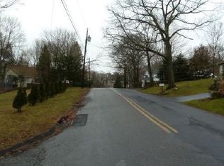 15 Nautilus Dr, Rocky Point, NY 11778