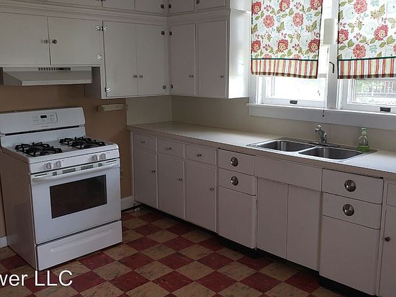 4th image of 134 Wayside Dr