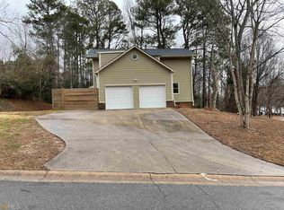 210 Timber Laurel Ln, Lawrenceville, GA 30043