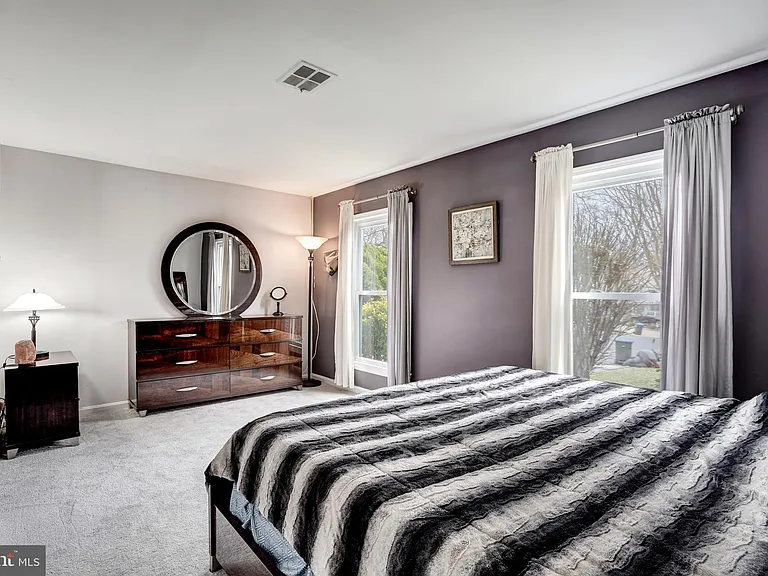 206 Summers Ct — Photo 15