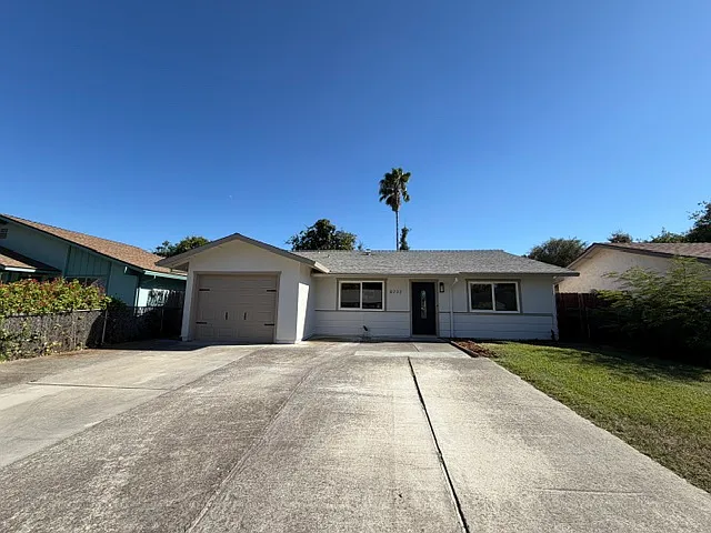 3 bed, 1080 sqft, $2,500 — Photo 1