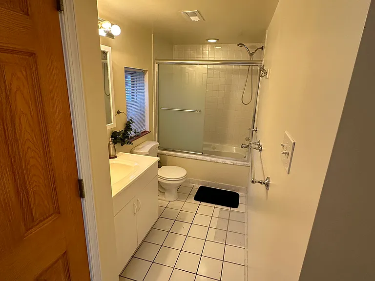 2110 Fleet St #B — Photo 22