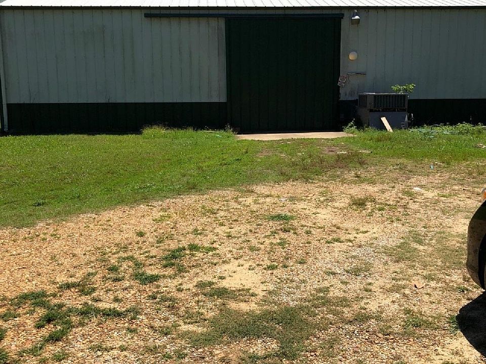 1st image of 550 Oak Grove Dr