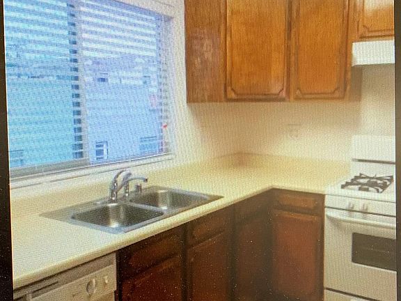 3rd image of 125 Olive St #201