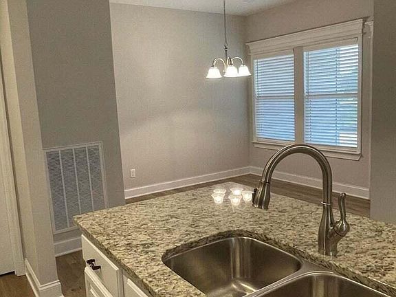 3rd image of 6 Breakwater Ln #19