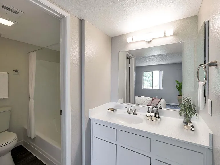 Hidden Cove Apartments — Photo 50