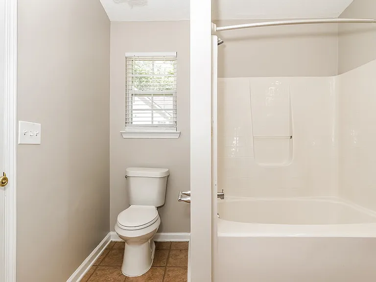 808 Aarons Ct — Photo 11