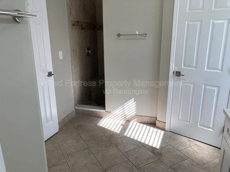 110 SW 17th Pl — Photo 8