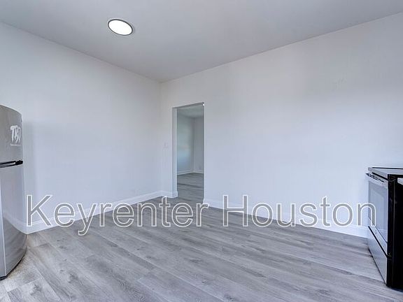 4th image of 17 Norwood St #2
