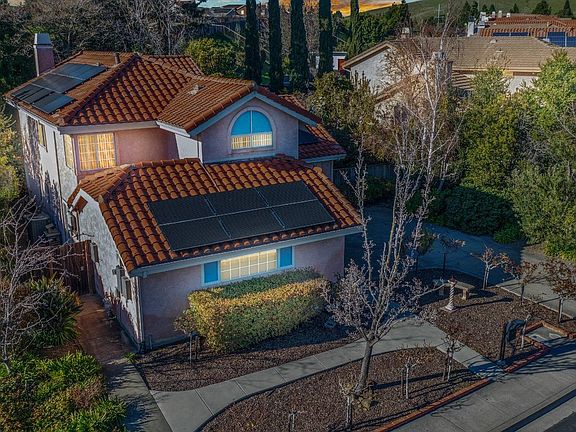 2nd image of 606 Britannia Drive