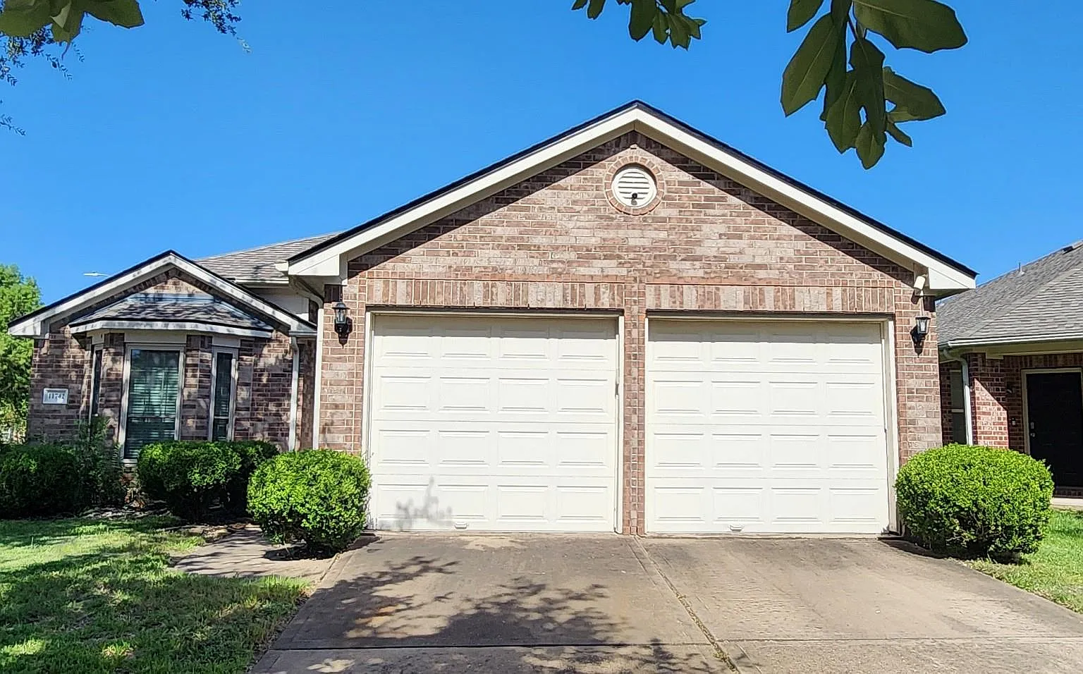 3 bed, 2.0 bath, 1689 sqft, $2,175 — Photo 1