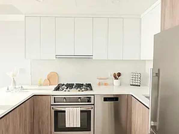 2286 Cropsey Avenue image 3 of 14