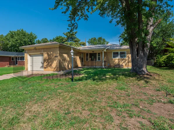 1022 S Capri Ln, Wichita, KS 67207