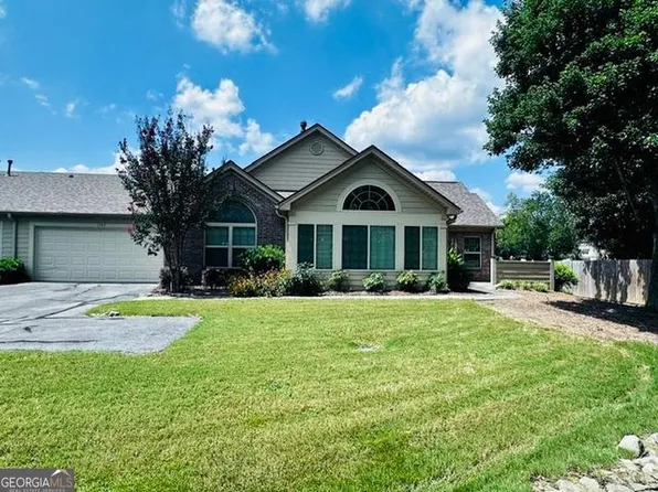 1303 Silver Summit Dr SE, Conyers, GA 30094