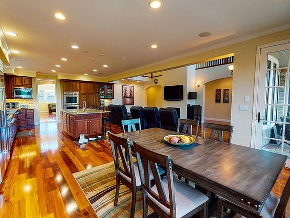 3rd image of 1573 Van Dusen Ln