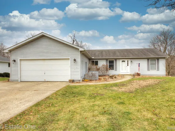 320 River Bend St, Manchester, MI 48158