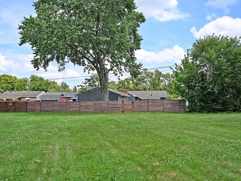 409 Glenn St — Photo 39