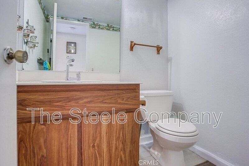 2nd image of 902 S Downey Pl