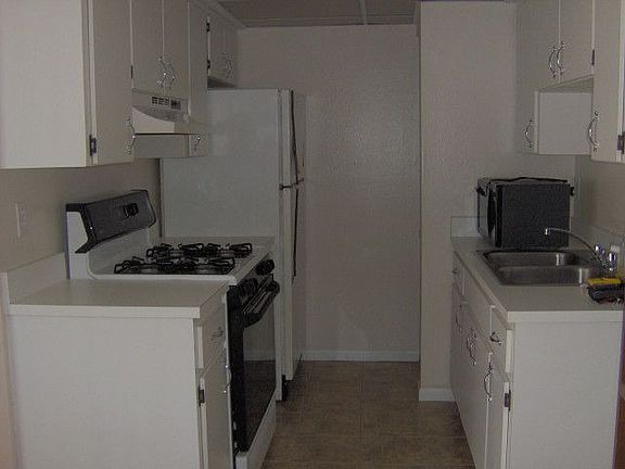 3rd image of 1105 Cypress Gardens Blvd