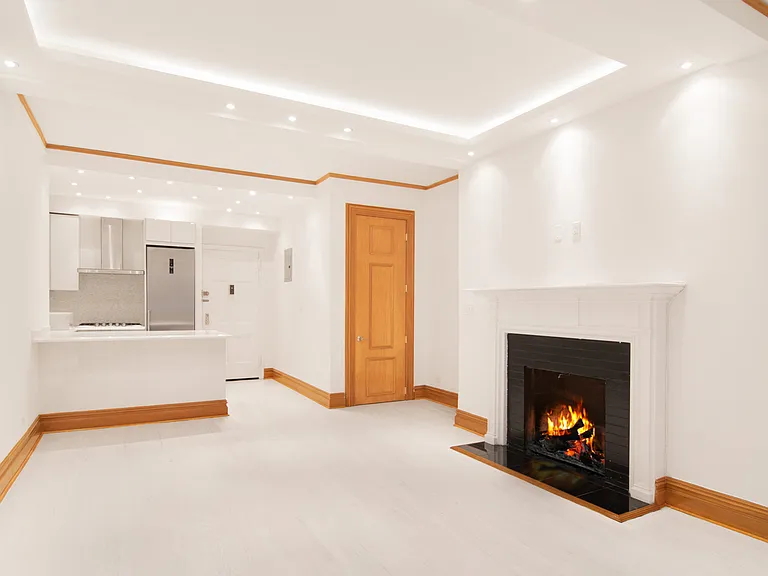 145 W 58th St #7M — Photo 2