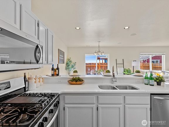 4th image of 4320 NE 151st Street #94