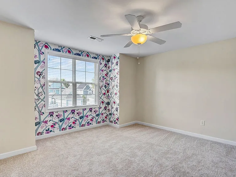 606 Center St — Photo 28