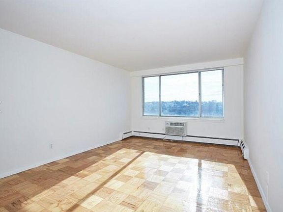 3rd image of 121 Lake St #1A