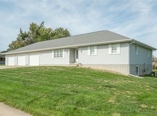 1404 N Roche St, Knoxville, IA 50138