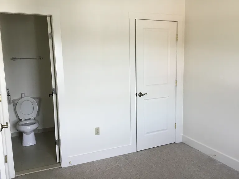 9 State Street — Photo 11