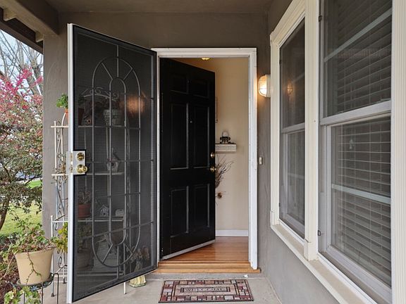 5th image of 1116 S Lee Ave