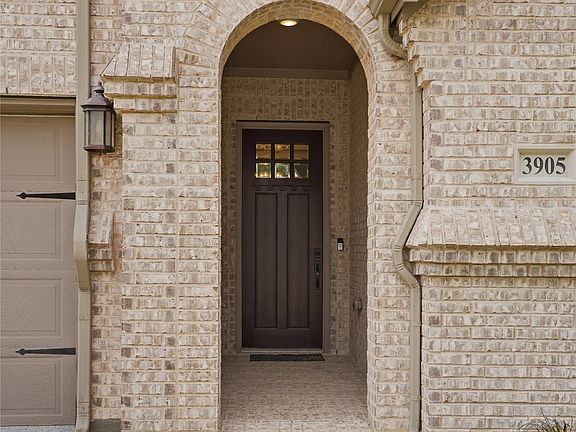 3rd image of 3905 Ironbark Way