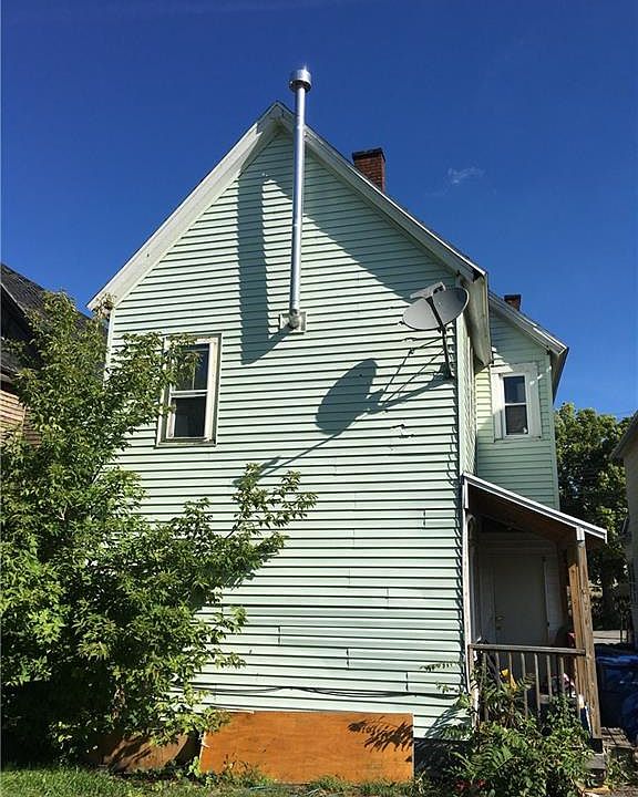 2nd image of 887 E Eagle St