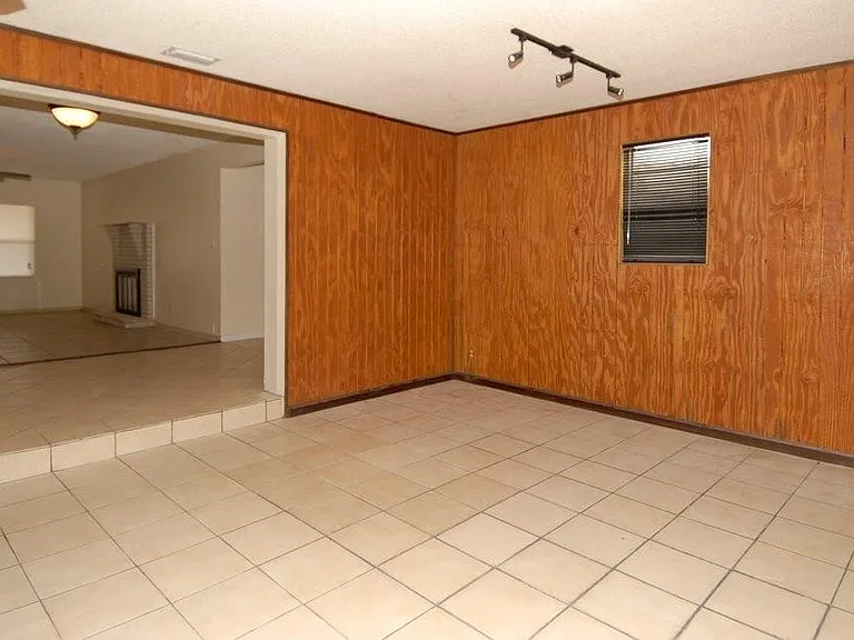 971 SW 83rd Ave — Photo 11