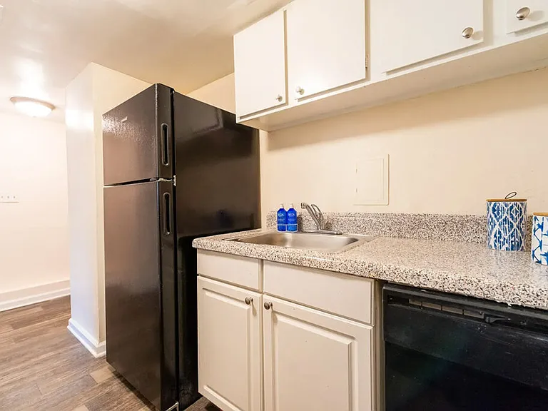 Oasis Club Apartments — Photo 36