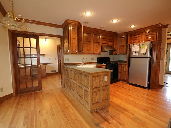 3rd image of 1682 Wedgewood Cir