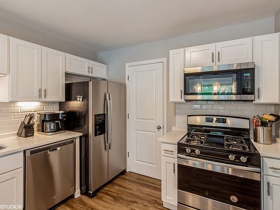 4th image of 268 Mayfair Ln Unit B2