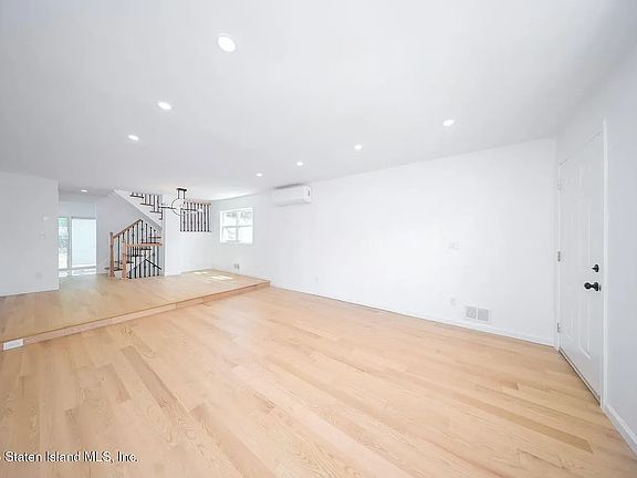 4th image of 63A Redgrave Ave